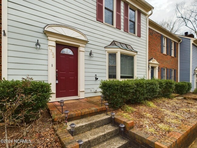 Building Photo - 1332 Baez St