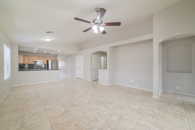 Building Photo - 6518 W Red Fox Rd