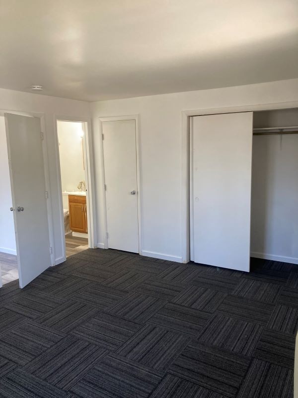 Building Photo - 460 Wells Dr