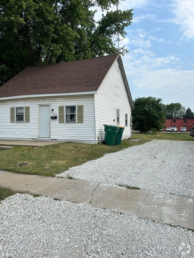 Building Photo - 326 W Jefferson St