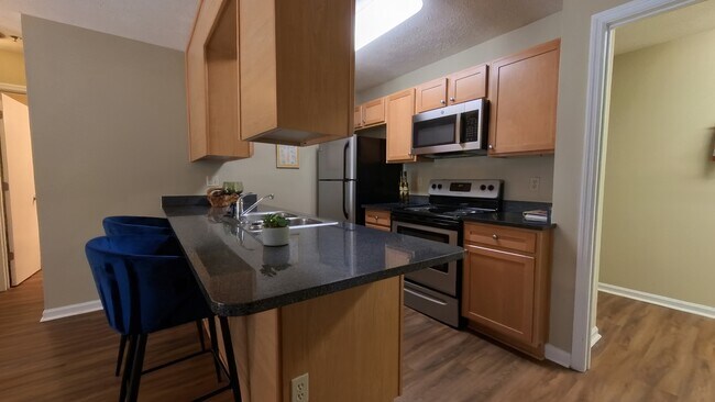 El Burwell - Fox Lake Apartment Homes