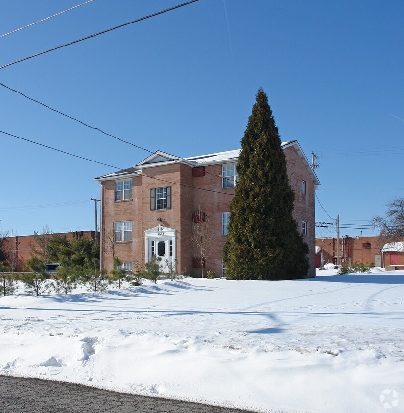 Foto del edificio - 1638 Laurie Dr