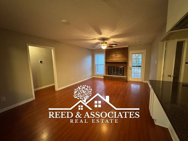 Building Photo - 3 Bedroom in Cordova Home!