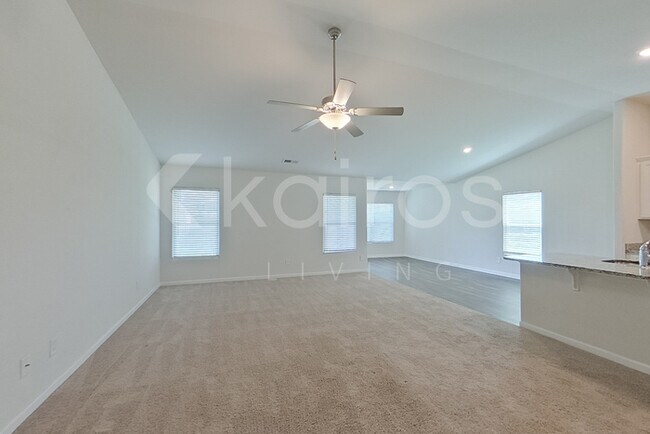 Foto del edificio - 1107 Mission Grass Rd