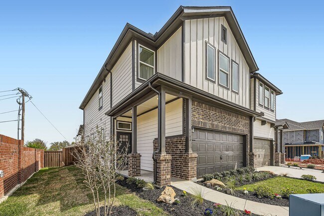 Photo - 8117 Sawyer Dr Townhome