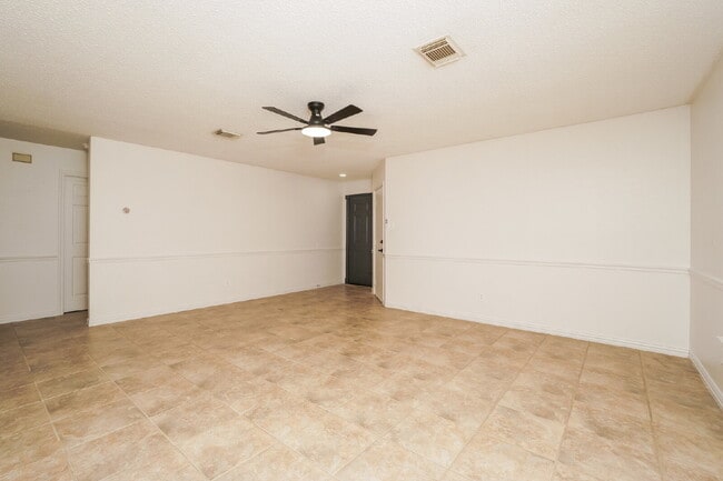 Foto del edificio - 5146 Erickson Bluff