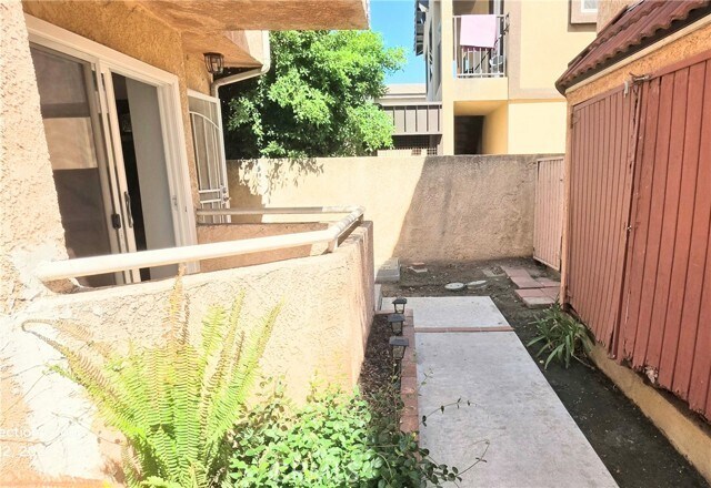 Foto del edificio - 15311 Gundry Ave
