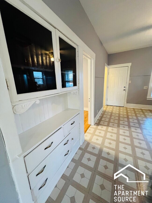 Foto del edificio - 5128 W Henderson St