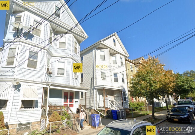 Building Photo - 66 Calumet St