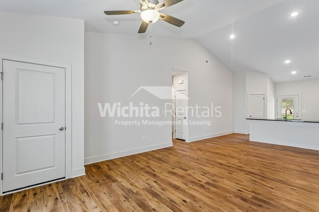 Building Photo - 12868-12868 W Wheatland Ct