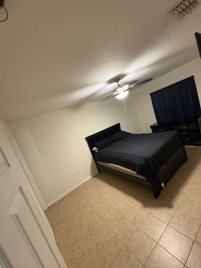 Building Photo - 2609 E Emma St