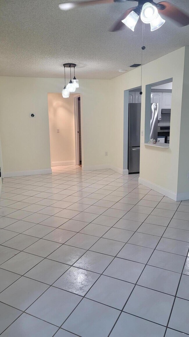 Foto del edificio - 2590 NW 98th Ave