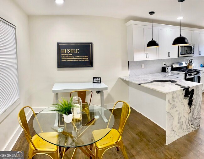 Building Photo - 1266 Calhoun Terrace SW