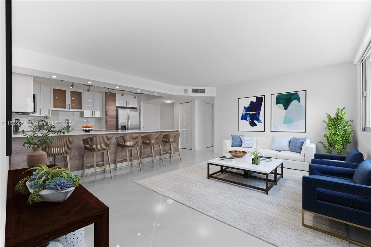 Foto principal - 7135 Collins Ave