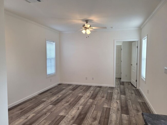 Building Photo - 5603 Eugene Dr
