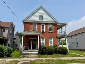 Building Photo - 606 Broadway