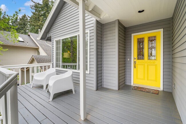 Foto del edificio - Private Retreat Backing to Trails in the Heart of Lake Oswego