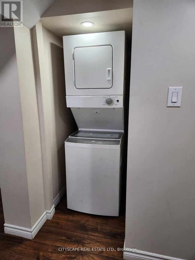 Photo du bâtiment - 151 Allegro Dr