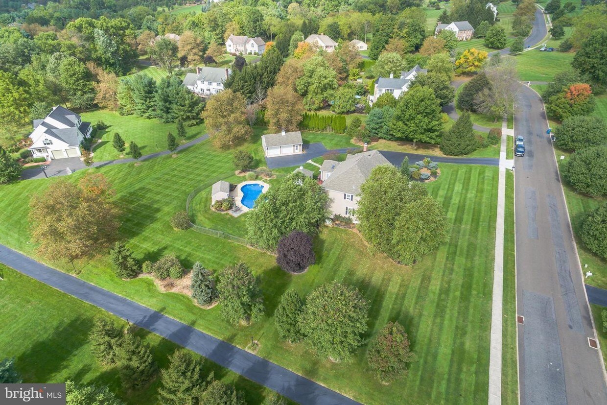 Foto principal - 4965 Gloucester Dr