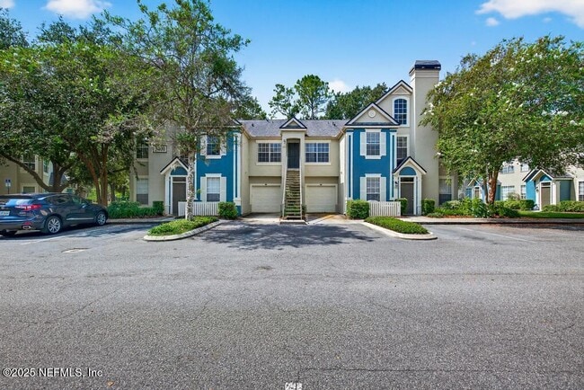 Building Photo - 13703 Richmond Park Dr N