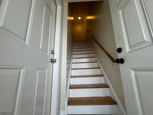 Foto del edificio - 315 W Price St