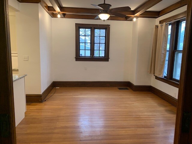 Building Photo - 258 Thurman Ave