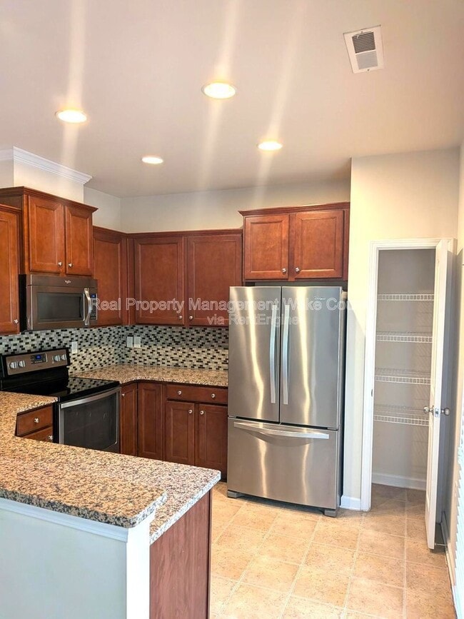 Building Photo - 205 Olivet Loop