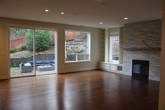 Building Photo - 17312 122nd Ave NE