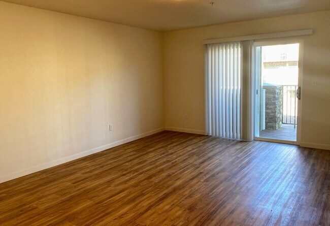 Sala de estar - Pacific Rim Apartments