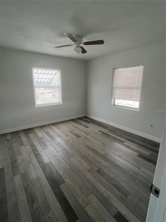 Foto del edificio - 1407 N Betty Ln