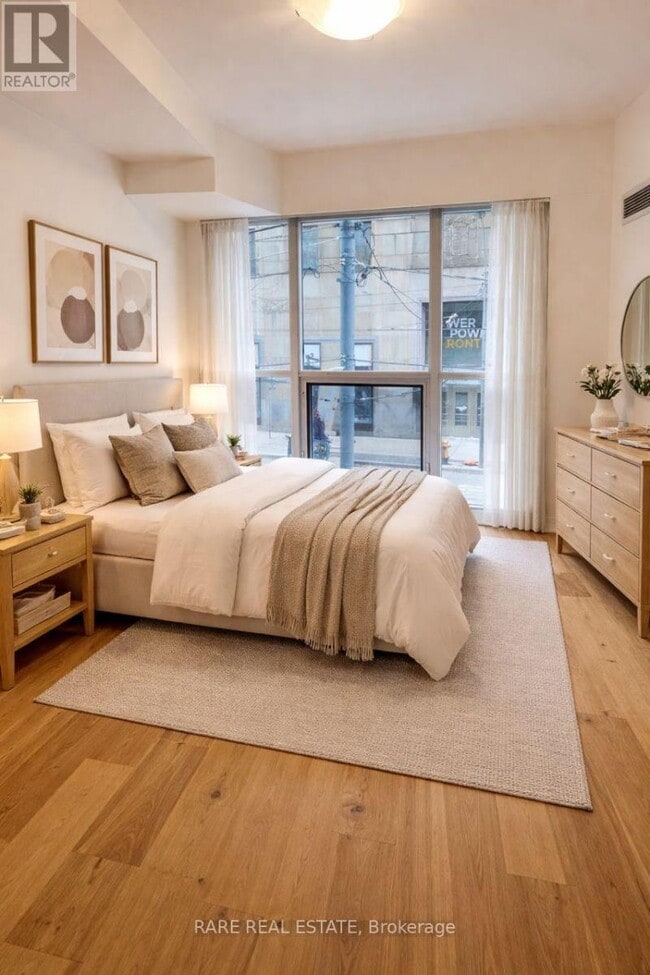 Building Photo - 21 Carlton St.