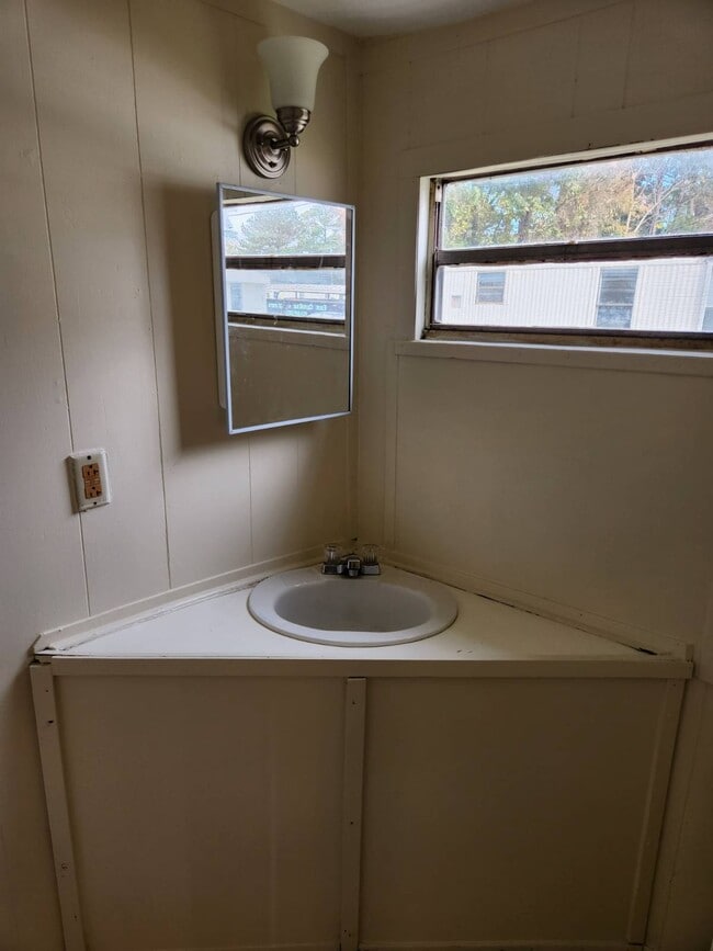 Building Photo - 114 Grace Park Ln