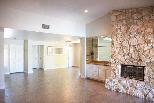 Foto del edificio - 40588 Clover Ln