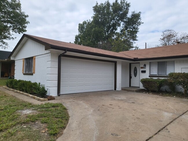 Photo - 1213 Carroll Dr House