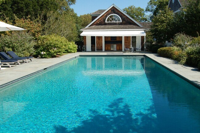 Foto del edificio - 223 Halsey Neck Ln