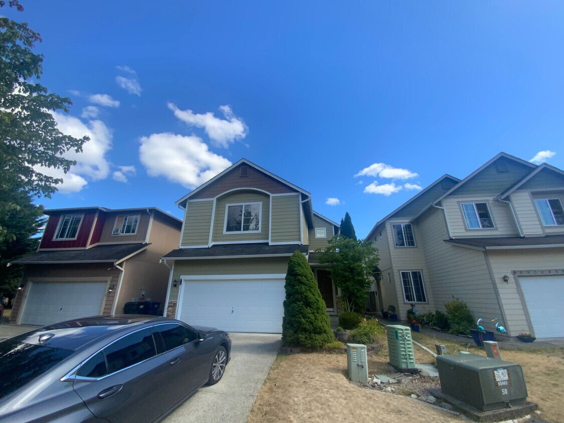 Primary Photo - Newly Remodeled Puyallup Gem - Modern Comf...