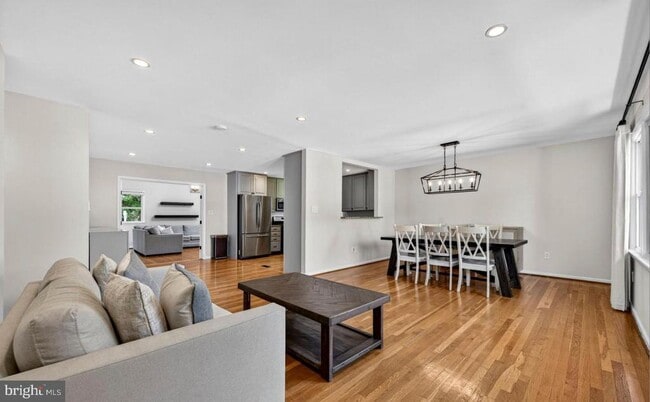 Foto del edificio - 1109 Hillcrest Dr SW