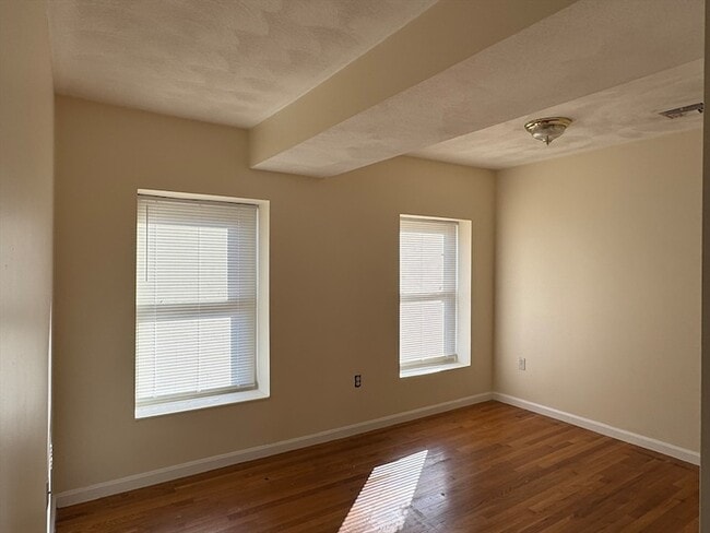 Foto del edificio - 12 Paris St