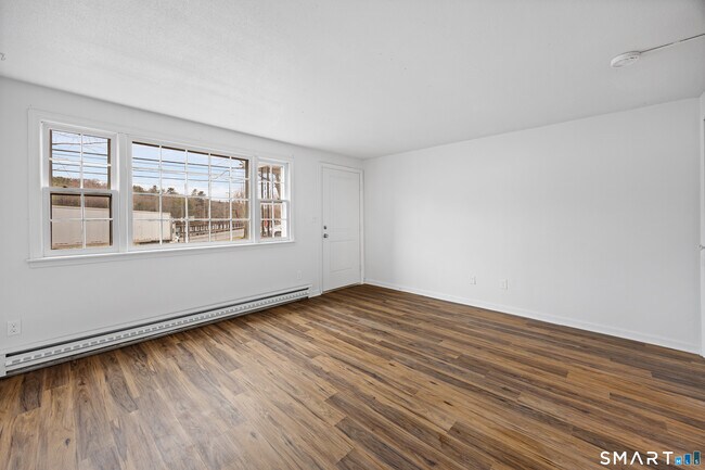 Foto del edificio - 9 Maple Ave