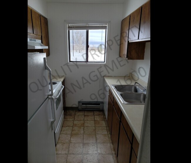 Foto del edificio - 2058 Clubhouse Way