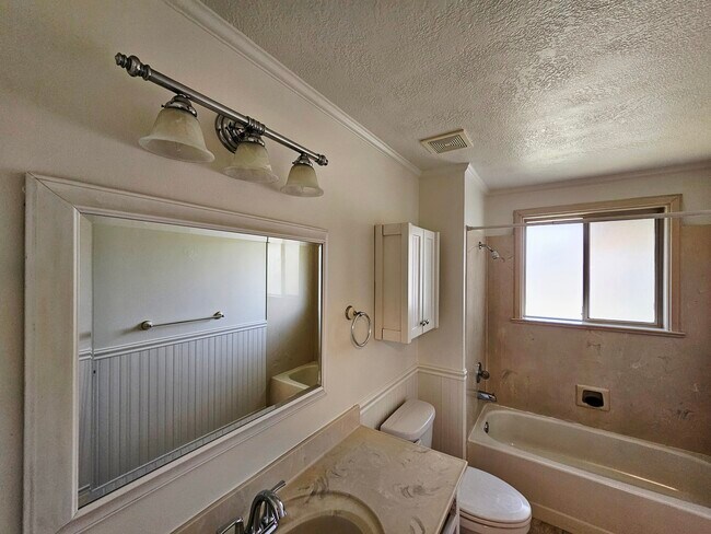 Foto del edificio - 1823 Valley View Dr