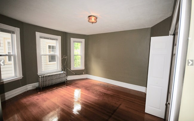 Building Photo - 18 Hinckley St