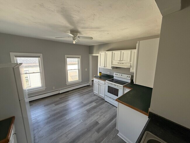 Foto del edificio - 142 Belmont St