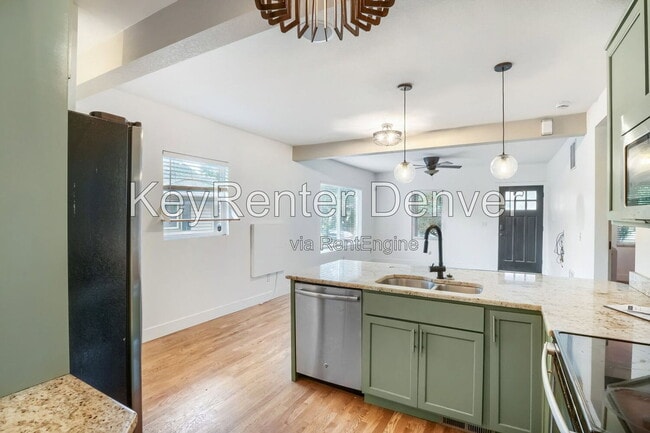 Building Photo - 1564 Tamarac St