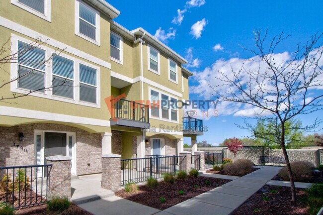 Building Photo - 1790 W Dalmeny Way