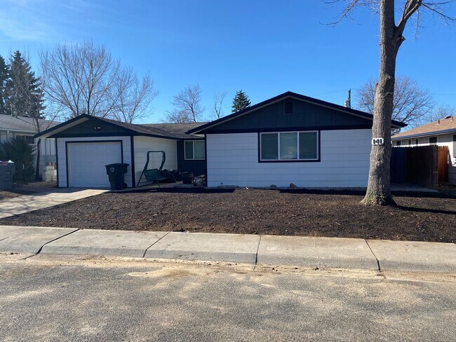 Building Photo - Spacious Single-Story Living with Modern Comforts and Outdoor Appeal