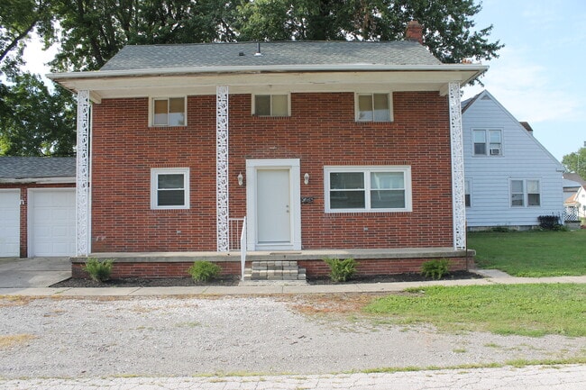 Building Photo - 727 Washington St