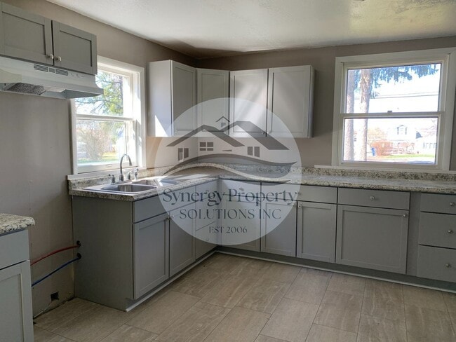 Building Photo - Nice home with Space to grow your Family!