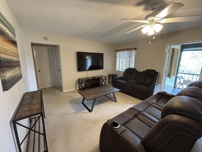 Building Photo - 335 Knotty Pine Cir