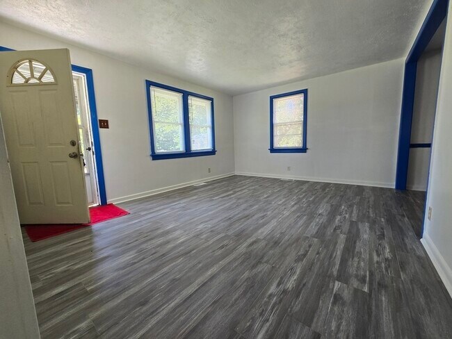 Foto del edificio - 2312 Reed Rd